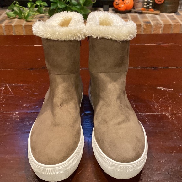 Mia Ankle Boots (read description) - Picture 4 of 12